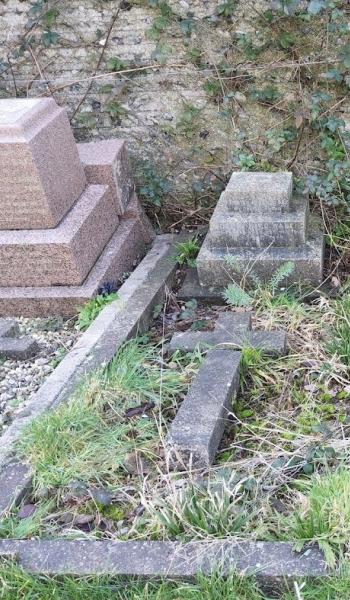 Image of headstone for Denis Wade
