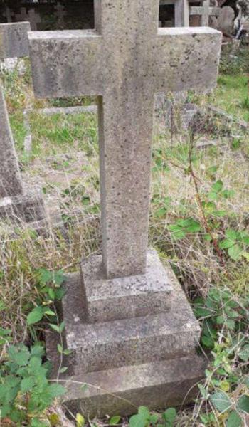 Gerhard Meuter (buried 1912) headstone