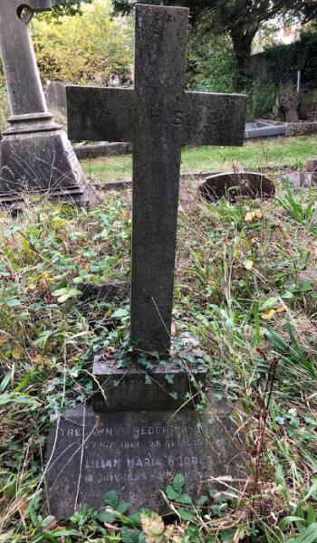 Lilian Boodle (buried 1961) headstone