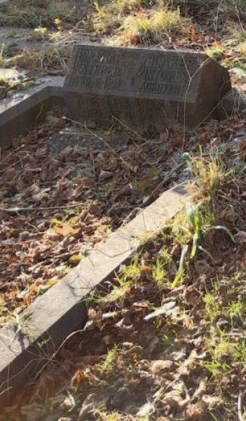 Image of headstone for Richard Blaker