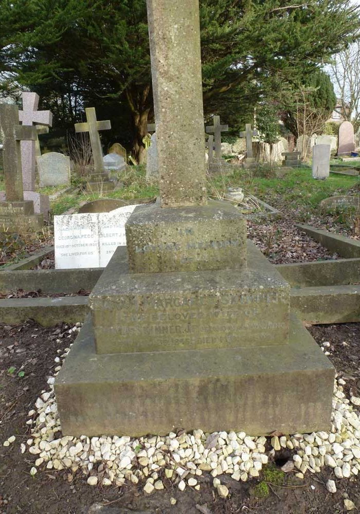 Photograph of headstone for Thomas  Skinner